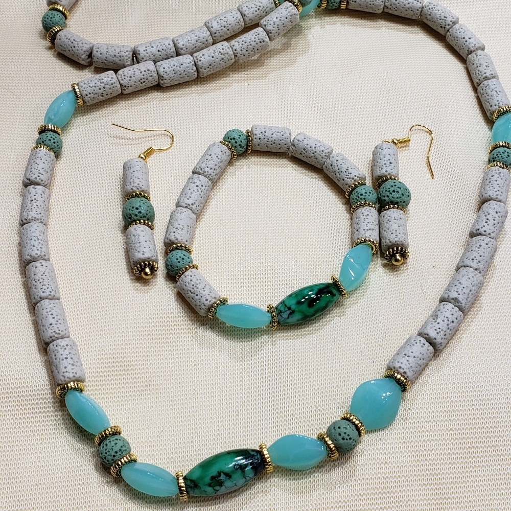 Necklace earrings bracelet set